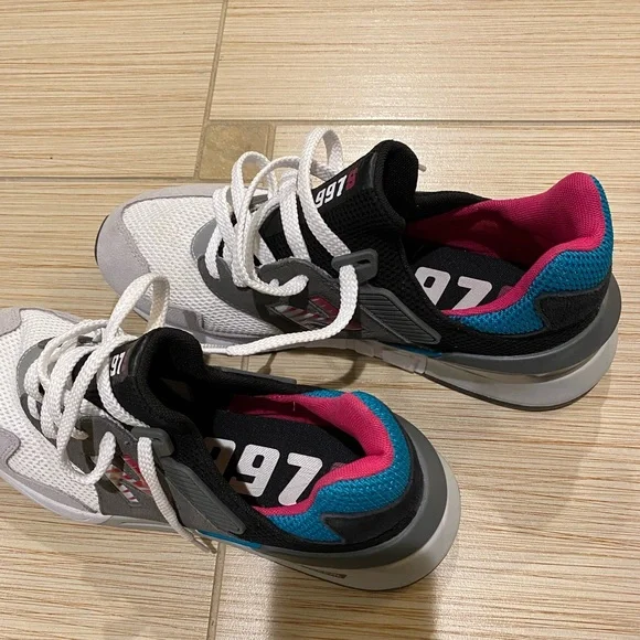 New Balance Sneakers